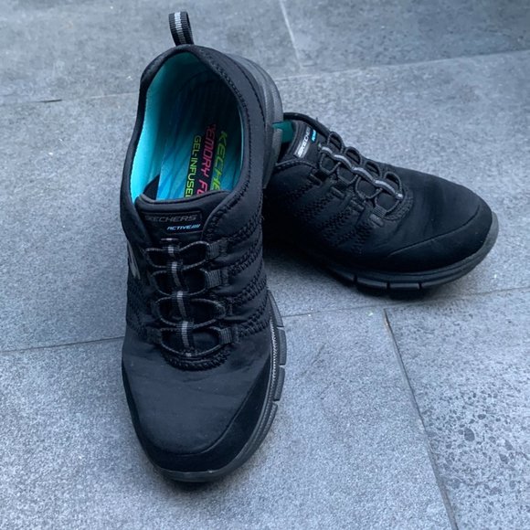 Black Skechers, very light! - Picture 1 of 8